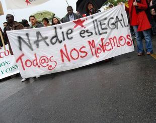 'Ningu&eacute;n &eacute; ilegal. Mov&eacute;monos tod@s' / Flickr: Ricardoo
