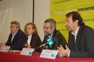 Unha imaxe da presentaci&oacute;n, con Fernando Pi&ntilde;eiro, Marta Souto, Eduardo Gal&aacute;n e Pem&oacute;n Bouzas (de esquerda a dereita)