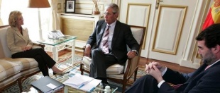 Un momento previo &aacute; xuntanza deste martes (clique para ampliar)