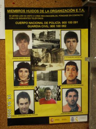 O cartaz, no taboleiro de anuncios da Polic&iacute;a Municipal (clique para ampliar)