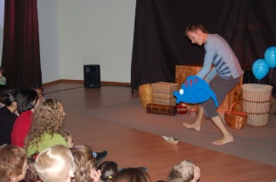 Un momento da representaci&oacute;n de Caramuxo