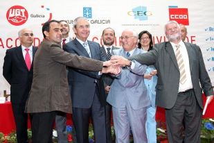 Da esquerda &aacute; dereita, G&oacute;mez (UXT), Touri&ntilde;o, Fontenla (CEG) e Castro (CCOO) (pique para ampliar)