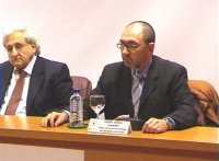 G&oacute;mez-Valad&eacute;s, en primeiro termo, nun acto da AGAI