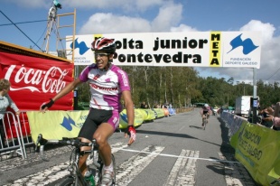 Chegada &aacute; meta de Mac&iacute;a, seguido de Vicente