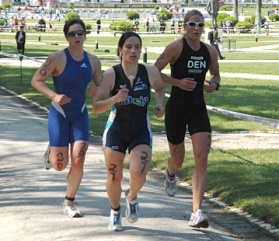 Aida Vali&ntilde;o no centro, nunha competici&oacute;n anterior