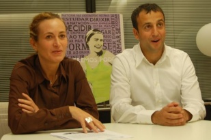 Coa directora xeral para o Deporte, Marta Souto, presentando a Oficina Galega de Atenci&oacute;n ao Deportista