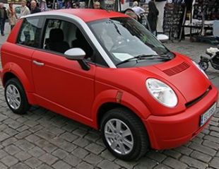 O modelo Think City, da compa&ntilde;&iacute;a norueguesa Think, unha das pioneiras na fabricaci&oacute;n deste tipo de coches