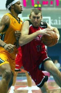 Lucho Fern&aacute;ndez xogando co Lagun Aro Bilbao Basket