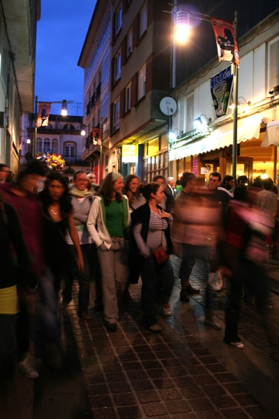 &Aacute; noiti&ntilde;a, o rebumbio corre r&uacute;as abaixo coma un r&iacute;o cara &aacute; Alameda
