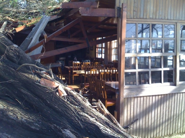 E unha &uacute;ltima, onde se poden apreciar os estragos do interior